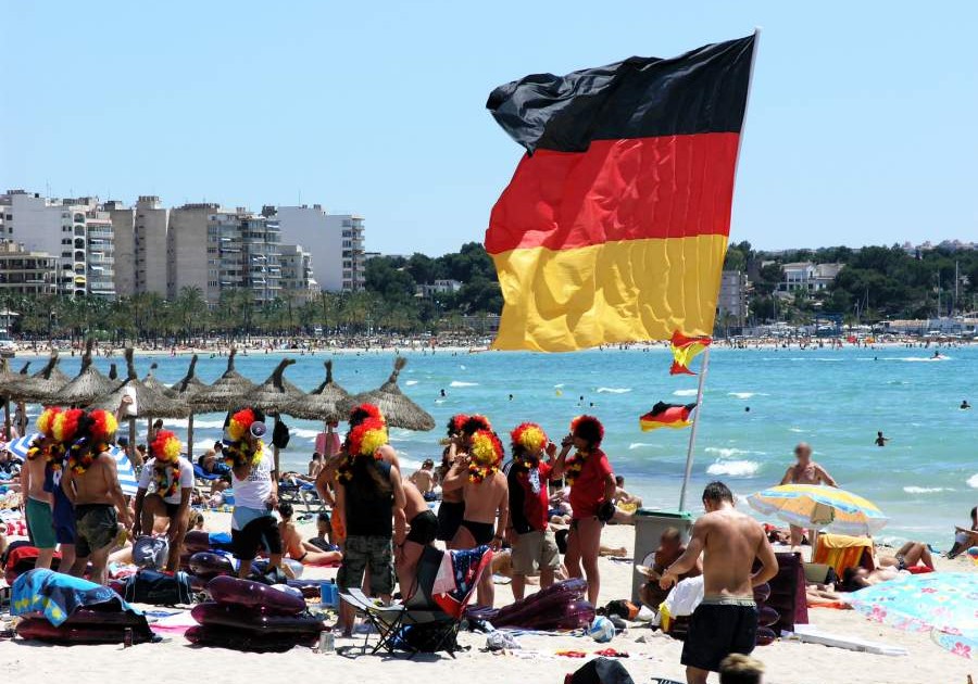 Umweltsch Tzer Protestieren Gegen Massentourismus Auf Mallorca