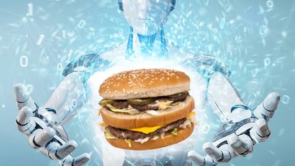 Ein Roboter mit einem Big Mac