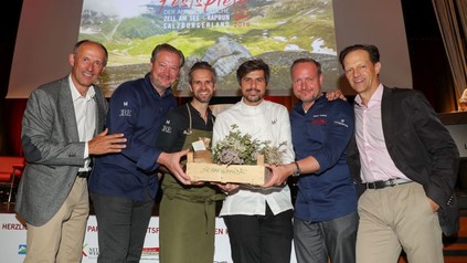 (v. l.): Leo Bauernberger (SalzburgerLand Tourismus), Andreas Döllerer, Vitus Winkler, Sven Wassmer, Hubert Wallner, Klaus Buttenhauser (Organisator "Festspiele der Alpinen Küche")