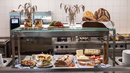 Mit ihrer Aktion will die Wisag Catering beweisen, wie vielseitig Brot sein kann.