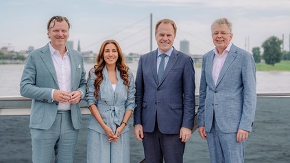 V. l. n. r.: Frank Theobald (Sprecher der Geschäftsführung von Klüh Multiservices), Ahlem Sehili-Klüh (Mitglied des Klüh-Beirates), Dr. Stephan Keller (Oberbürgermeister der Landeshauptstadt Düsseldorf), Christian Frank (Geschäftsführer von Klüh Multiservices)