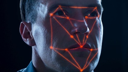 Biometrische Gesichtserkennung eines Mannes