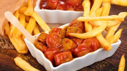 Currywurst mit Pommes Frites