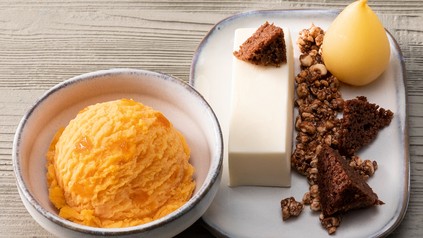 Dessert Birne Helene mit Schokoladenkuchen von UFS